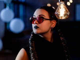 beautiful camgirl HughesAngela