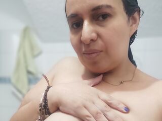 naked webcam girl photo IbannaBely