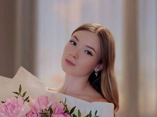 naked cam girl JaniseServoss