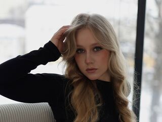 naughty JennieEstrela