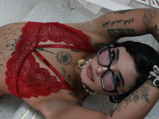 flirt chat room JessiHilton