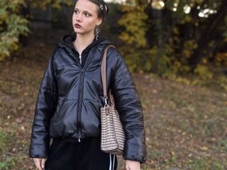 girl showing pussy JolenePeterson