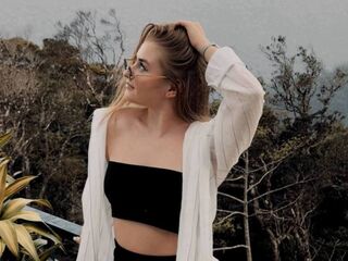 free live chatroom JolineSchiefen