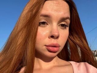 nude gamgirl KarinaSavastru