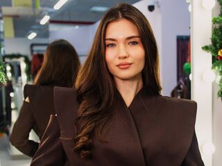 naughty cam girl fingering shaved pussy KatieHarrise