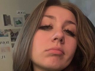 nude webcam girl photo KatiesPiers