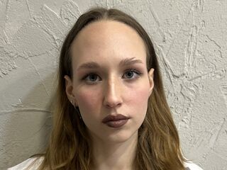 topless cam girl KatrinJons