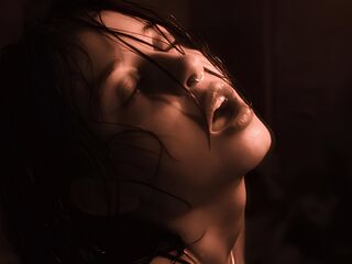 camgirl masturbating with sex toy KellyBishop