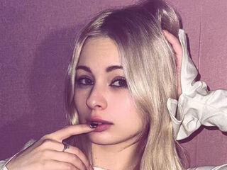 topless cam girl KylieMcMiller