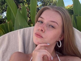 nude webcam girl photo LashandaWeider