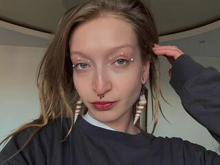 cam girl masturbating with dildo LaylaMoores