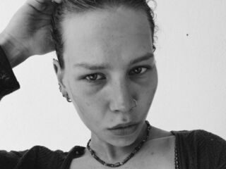 naked camgirl LeeanneYepes
