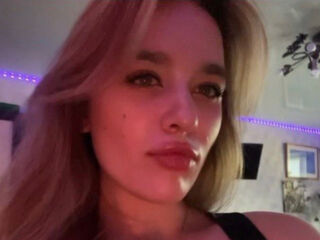 topless girl LieselotteJetter