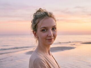 fingering girl chat LivMarquardt