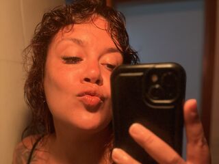 camgirl fingering shaved pussy LollaRodrigues