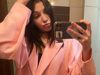 cam girl spreading pussy LucileVerlin