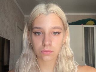 naked webcamgirl video LynelleDome