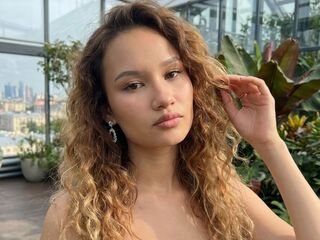 naked camgirl MaliaUcci