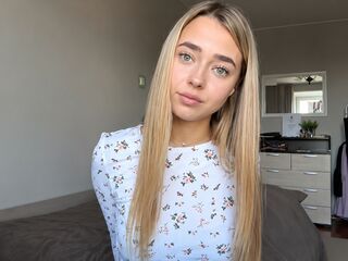 free live chatroom MarianaBrookman