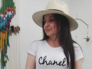 topless camgirl MarthaFran