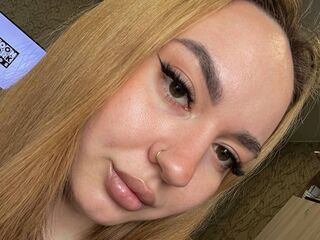 camwhore shaving pussy MedissonBels