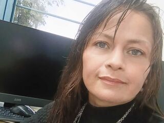 adult webcam chatroom MelissaGomez