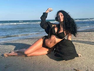 fingering camslut MiaLunnah