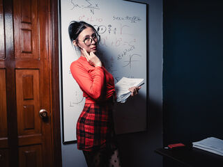 naked cam girl masturbating with vibrator MillyFernandez