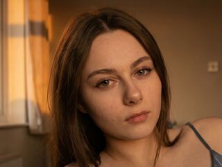 hot cam girl fingering shaved pussy MireyaElowen