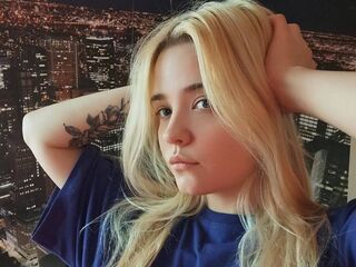 hot webcamslut MonnieMoniz