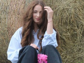 camgirl chat room MoonSany