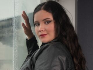 hot camhooker NahiaMonet