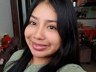 webcam chat NoaBaker