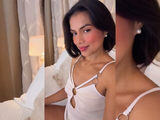 masturbating webcam girl PerlaMoonroe