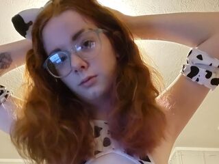 beautiful girlcam PrettyBluerose