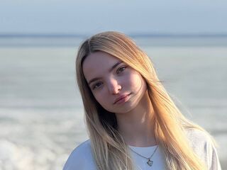 cam whore RaguelMetenosky