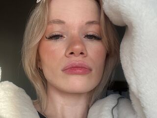 naked webcamgirl photo RenitaKoo