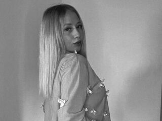 topless webcamgirl RicardaBlechman