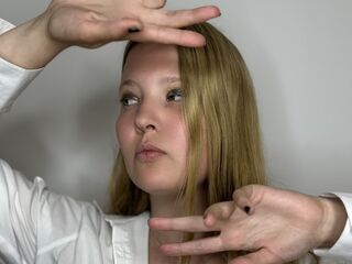 naked cam girl masturbating with dildo RosalindaKisor