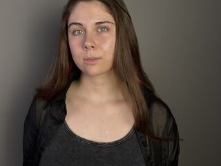cam girl masturbating with vibrator RuthLazzaro