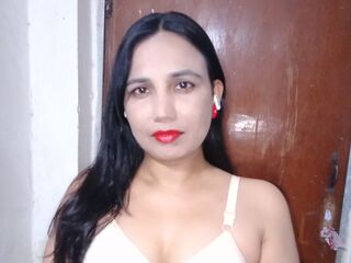 naked webcamgirl photo SadiaAngel