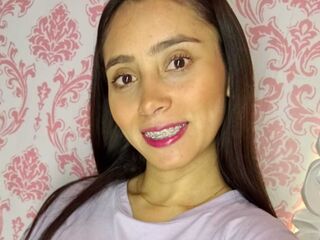 naked webcamgirl photo ScarlettMills