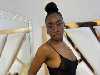 free webcam chat room SelenaHadid