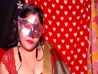 cam girl masturbating with sextoy SelenaIndiana