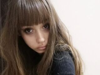 naughty camgirl masturbating with vibrator SherDonko