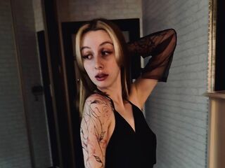 camslut naked ShoshanaManhardt