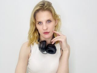 cam girl fingering SilverAmos