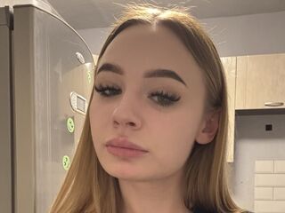 hot cam girl masturbating with vibrator SofiaKolen