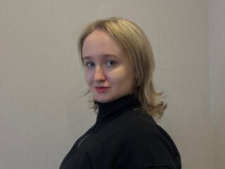 free sex cam SuzannKernes