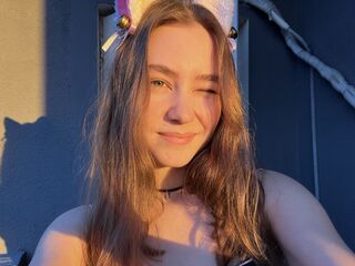 camwhore fingering pussy TaiciaLoo